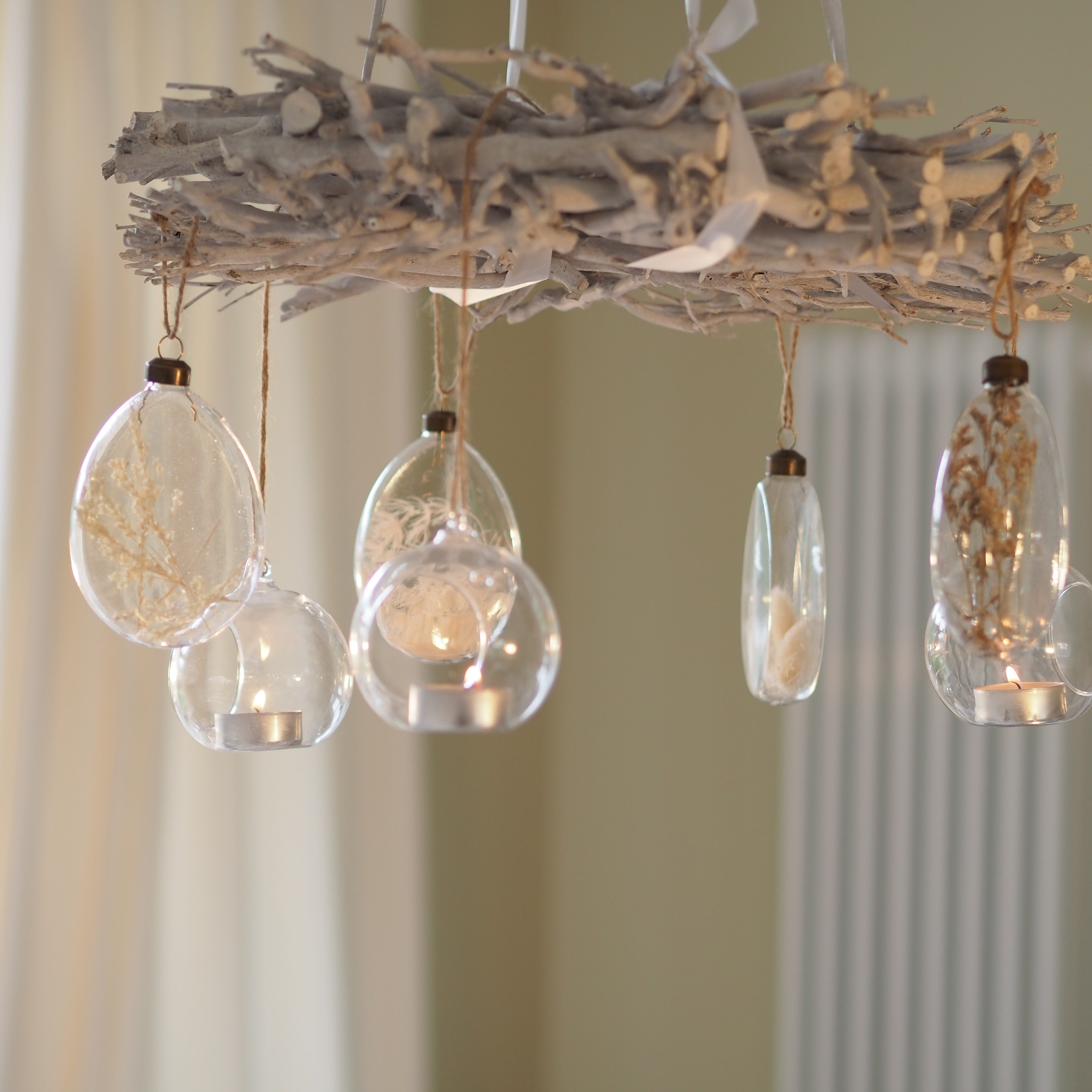 How To Create A Hanging Table Centrepiece